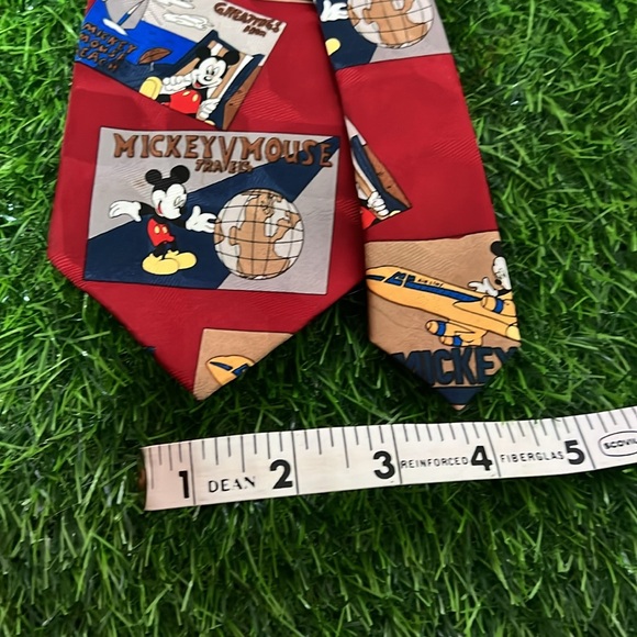 Disney Tie Mickey on Vacation GUC - Picture 10 of 11